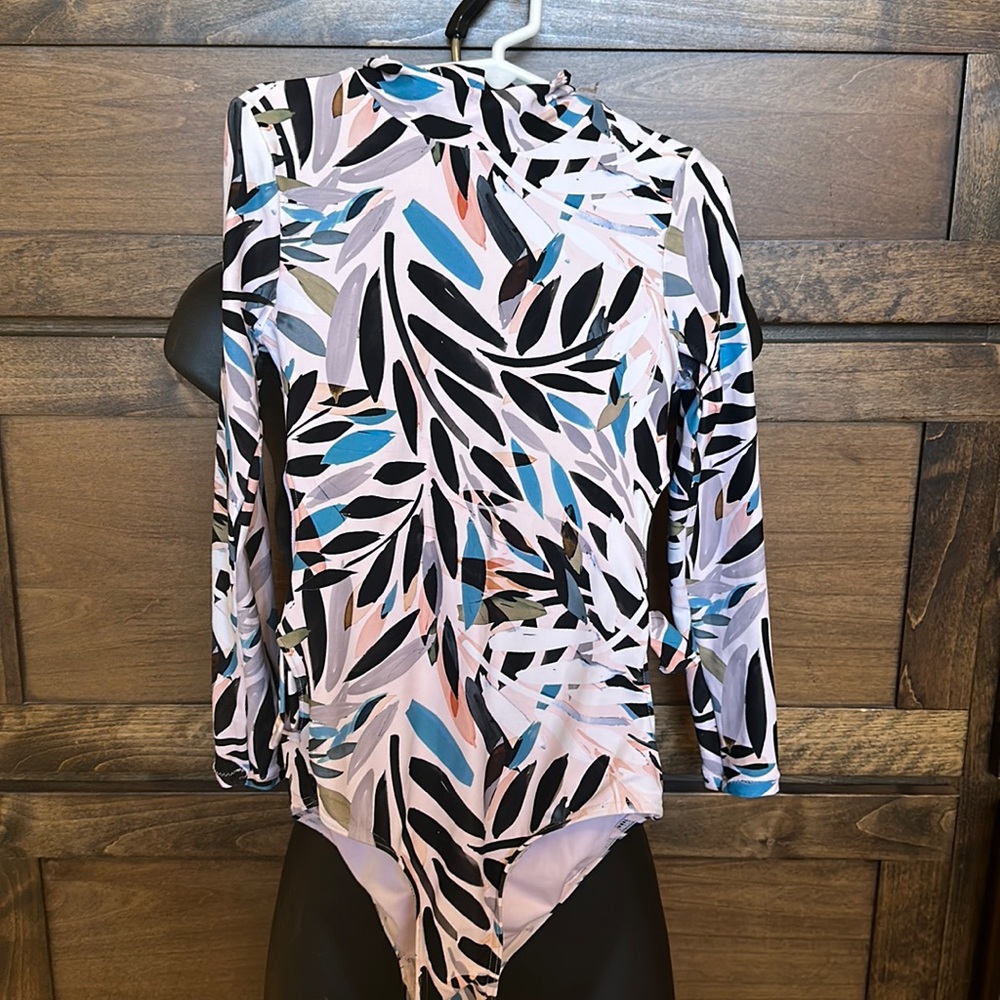 Girls, O’Neal, long sleeve, high neck Rashguard, bathing suit.